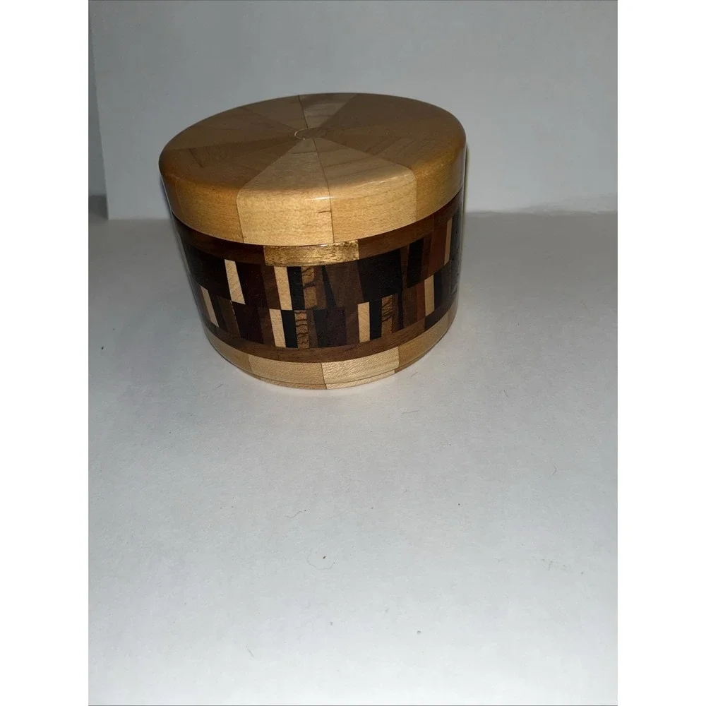 Wood‎ Hand Crafted Decorative storage containers Used